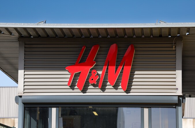 Le ton monte chez H&M à Ghlin: un huissier et la police sur place ...