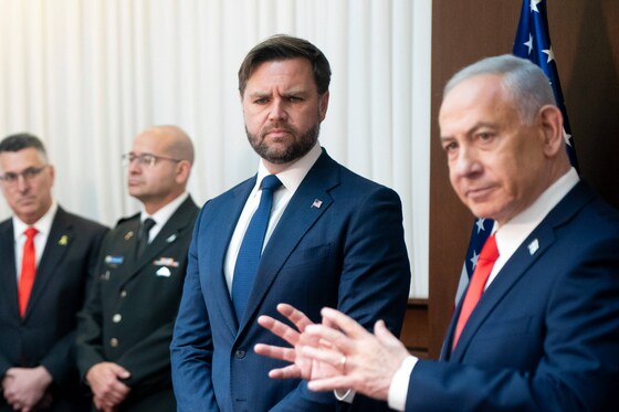 Le vice-président américain J.D. Vance avec le Premier ministre israélien Benjamin Netanyahu, le 22 octobre 2025 à Jérusalem.