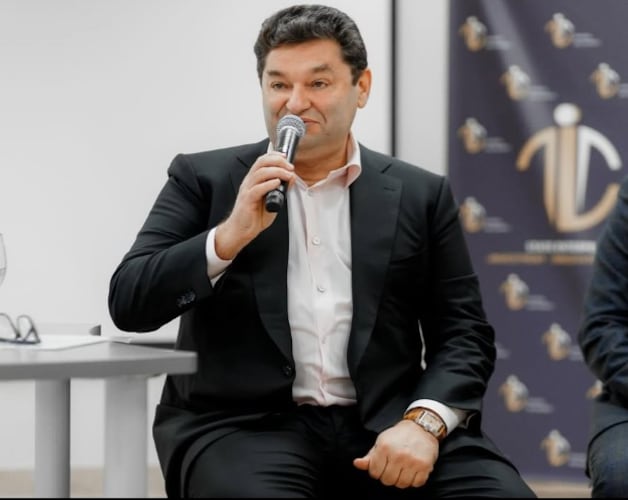 “Elle est traumatisée”: la compagne d’un oligarque ukrainien sort du ...