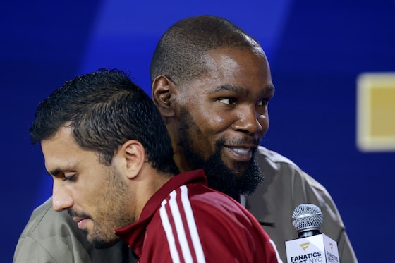 Kevin Durant et Rodri 