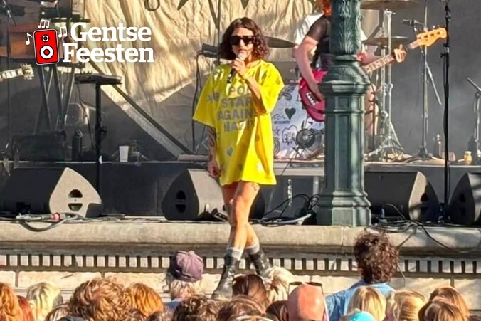  Tous Les Hommes Blancs L arri re Une Chanteuse N erlandaise Cr e 