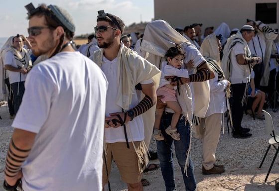 Des colons israéliens à Ganim le 13 août 2026.