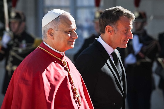 Le Pape en compagnie du président Macron.