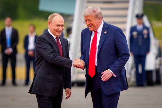 Vladimir Poutine et Donald Trump en Alaska (USA), le 15 août 2025