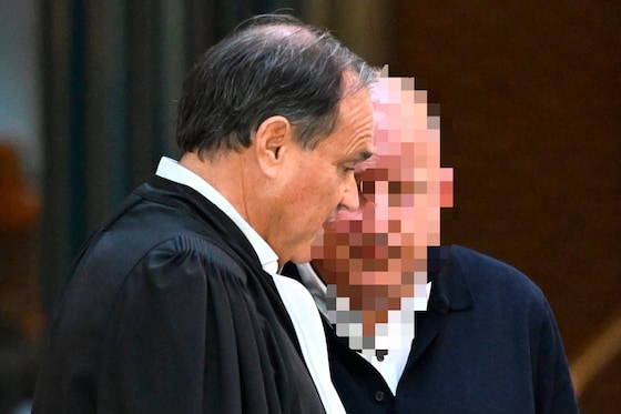 L'accusé et son avocat, Me Jean-Philippe Mayence.