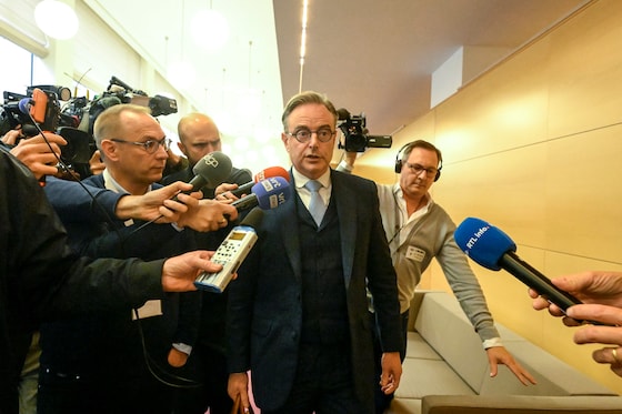 BRUSSELS, BELGIUM - OCTOBER 21:  Bart De Wever, (N-VA) Prime Minister of Federal Government pictured leaving the  question time on his postponed state of the union addresson October 21, 2026 in Brussels, Belgium, 21/10/2026 ( Photo by Philip Reynaers / Photonews