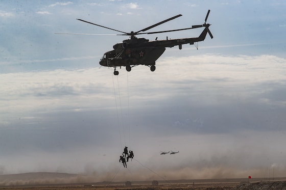 Un hélicoptère militaire russe de type Mi-8 (archive d'illustration)