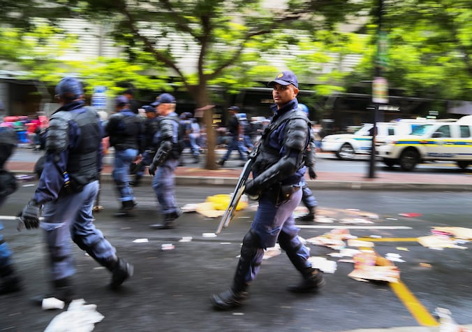 Deux fusillades font 27 morts en Afrique du Sud: deux lieux festifs ...