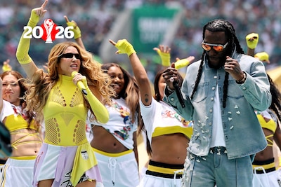 Des costumes hauts en couleurs et le duo Shakira-Burna Boy: 