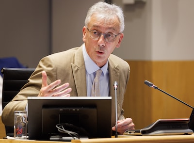 Après Ecolo, le PS veut aussi le départ du président du parlement de la FWB