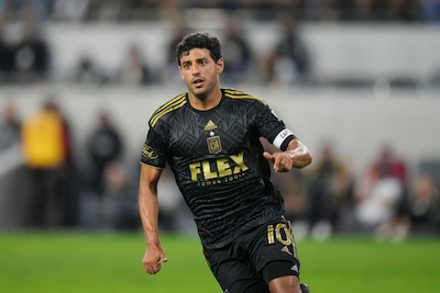 L'ancien international mexicain Carlos Vela met un terme à sa carrière