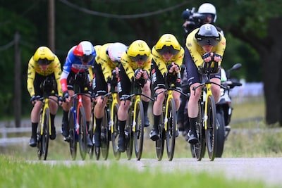 Visma-Lease a Bike remporte le chrono par équipes 