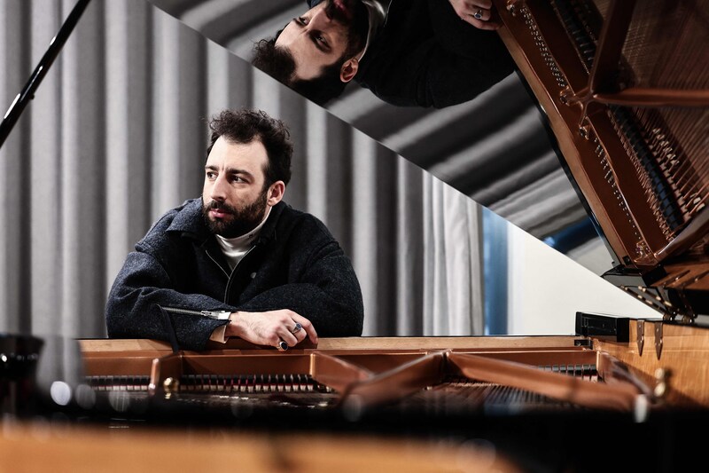 Des récitals à YouTube, la montée en gamme de Julien Cohen, pianiste ...