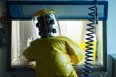 L’UCLouvain inaugure un labo ultrasécurisé pour étudier des bactéries et des virus dangereux
