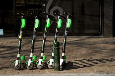 Le service de trottinettes électriques Lime suspendu à Bruxelles