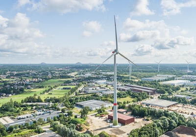 Un ouvrier se retrouve coincé dans les engrenages d’une éolienne à 100 mètres de hauteur en Flandre