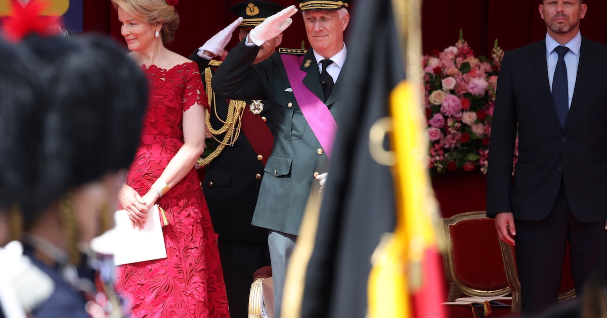 Plusieurs personnalités politiques assistent au défilé de la fête nationale